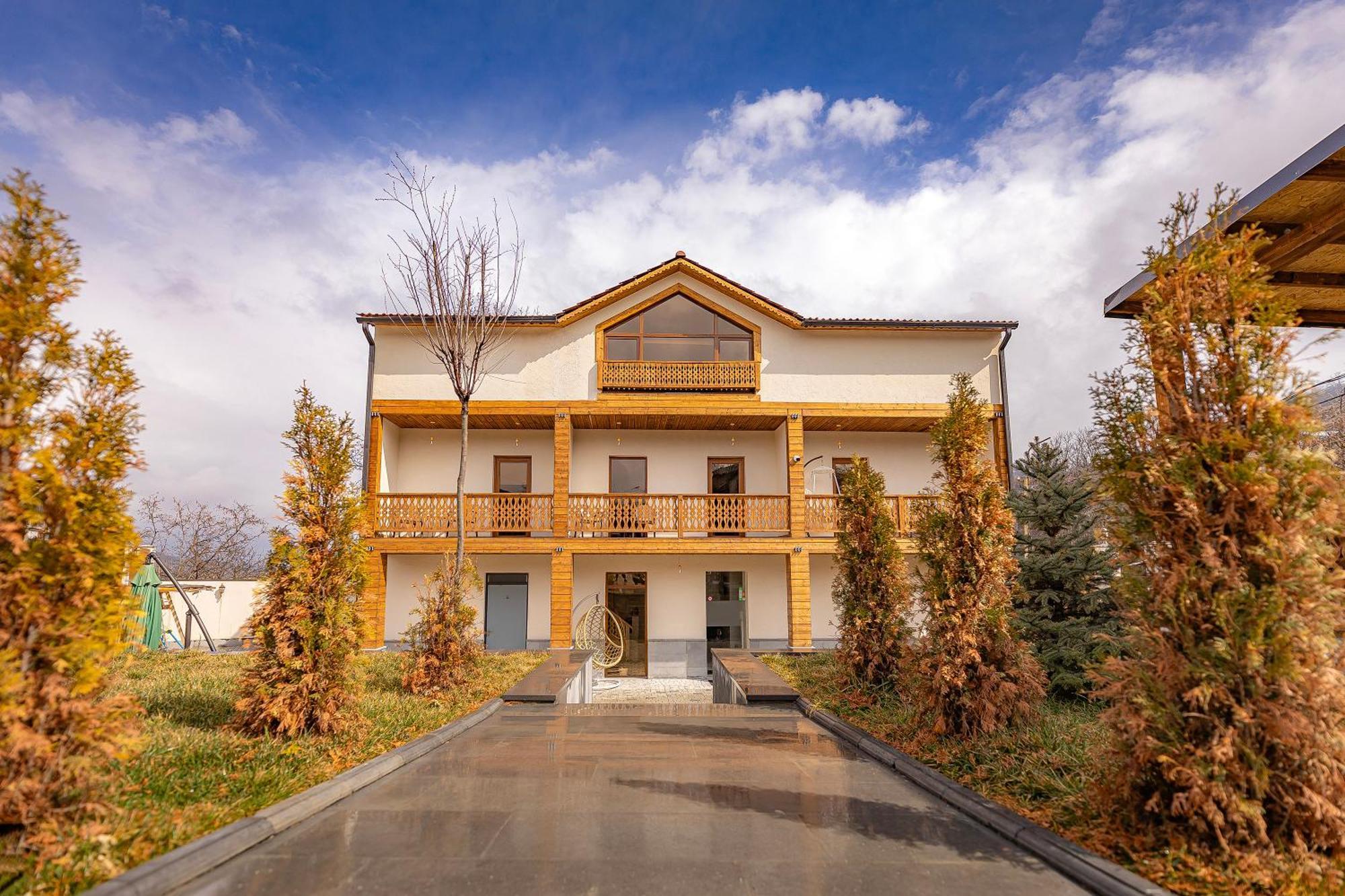 Taniqinn Dilijan Hotel Zewnętrze zdjęcie